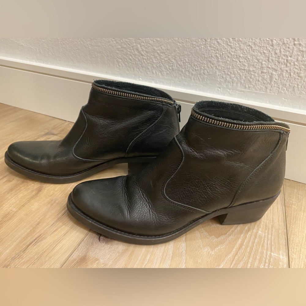 Kanna Black Ankle Boots